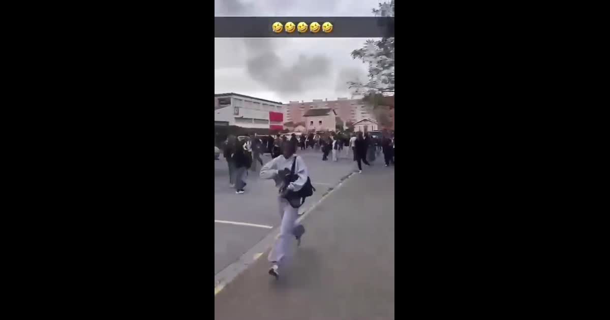 Blocus mario tout le monde court et velo qui tombe