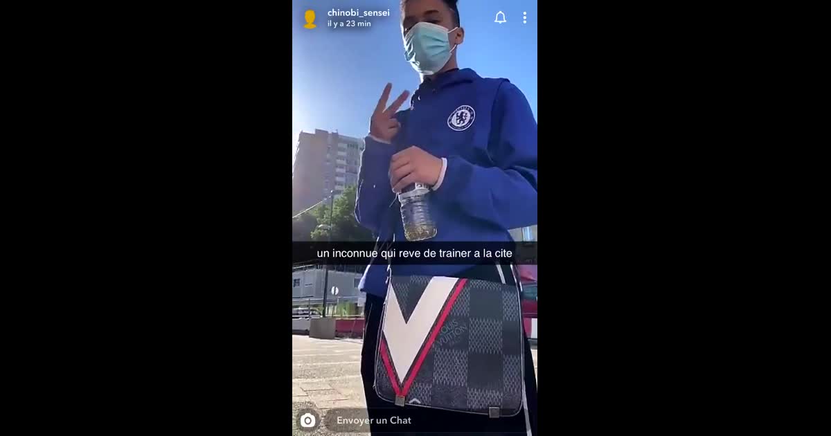 Malik malik, survet chelsea et sacoche LV, rêve de traîner dans la cité, un inconnu dans la cité, et connaît tout le monde via les clips, chinobi_sensei